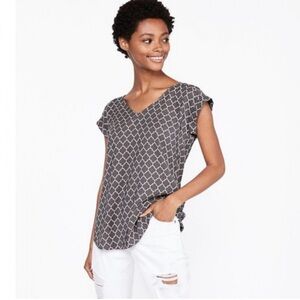 Express - Geometric Cap Sleeve, Dark and Light Grey, V-Neck Blouse Size Lg